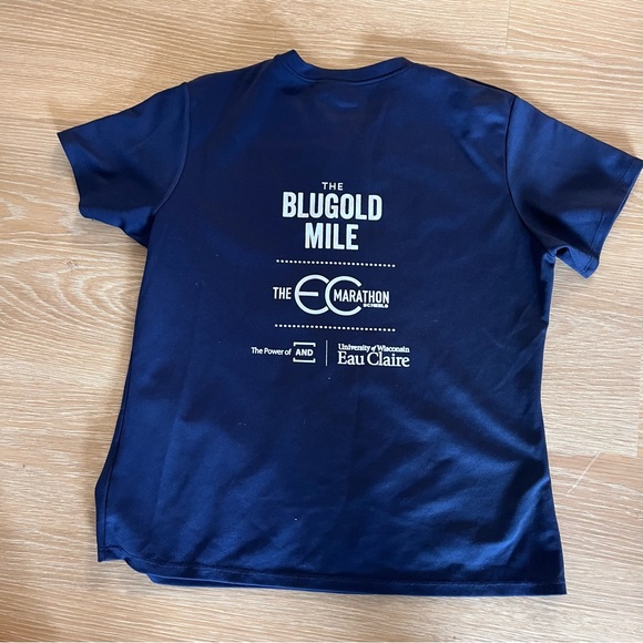 Eau Claire marathon strong hearts and swift feet tshirt navy - Picture 2 of 2